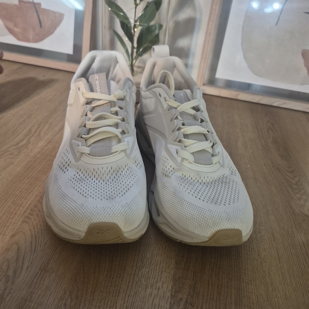 Reebok Women's Gray and White Athletic Shoes - Picture 5 of 7